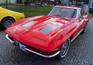 Chevrolet Corvette Sting-Ray 327 V8 300 HP