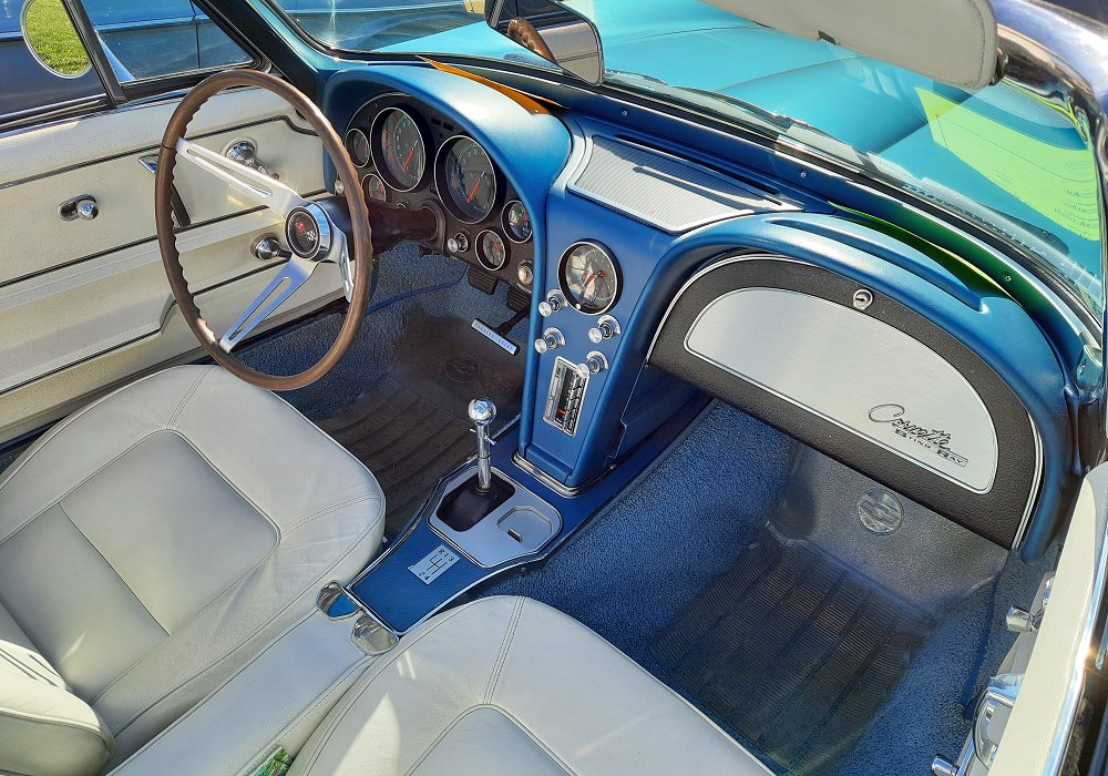 Chevrolet Corvette Sting Ray Convertible 250 HP