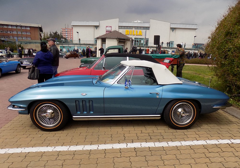 Chevrolet Corvette Sting Ray Convertible 250 HP