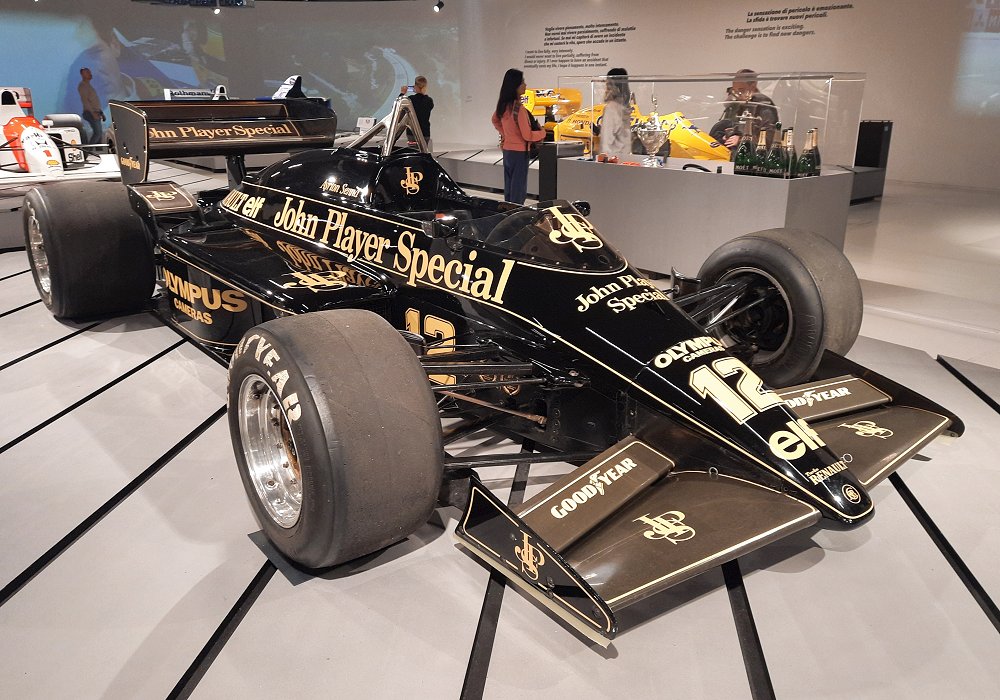 Lotus 97T/2 JPS Renault F1