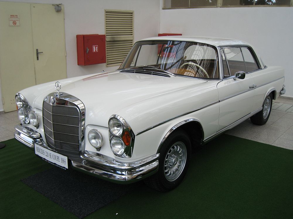 Mercedes-Benz 220 SE Coupé