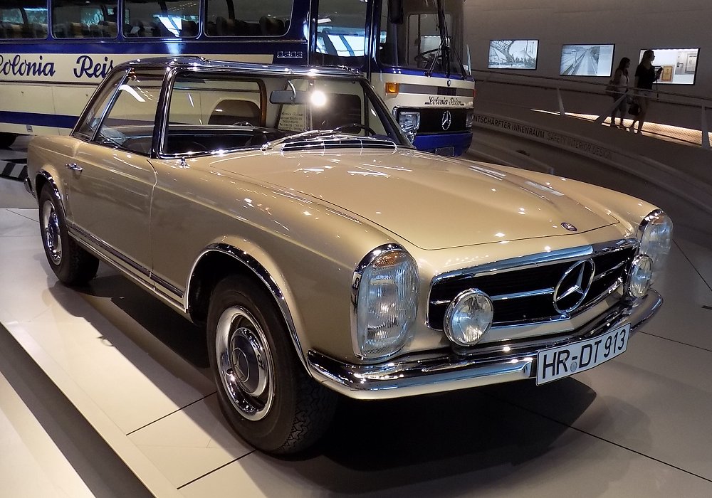 Mercedes-Benz 230 SL