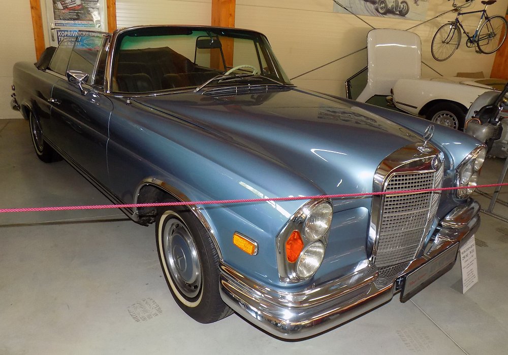 Mercedes-Benz 250 SE Cabriolet