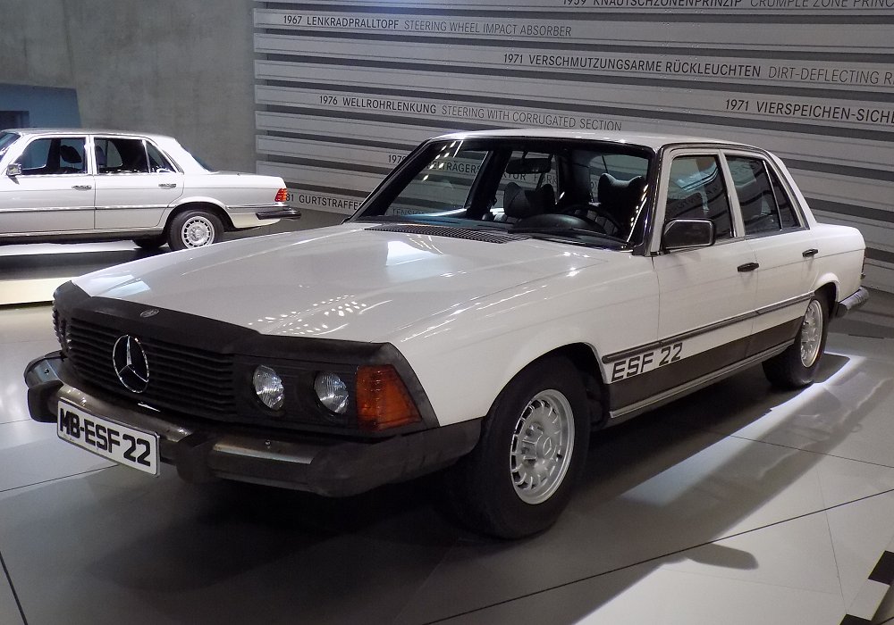 Mercedes-Benz ESF 22