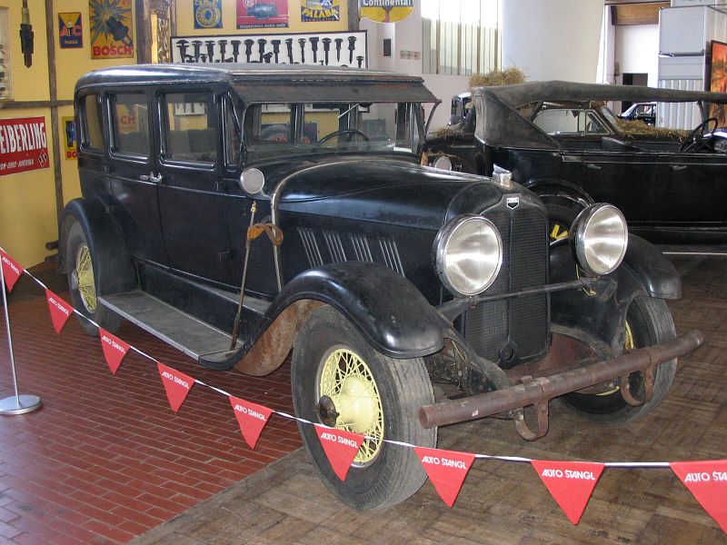  Auburn 8-120 Sedan