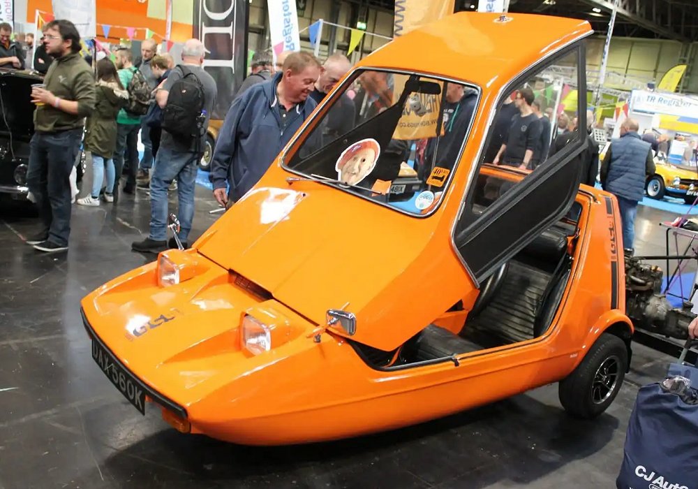  Bond Bug 700