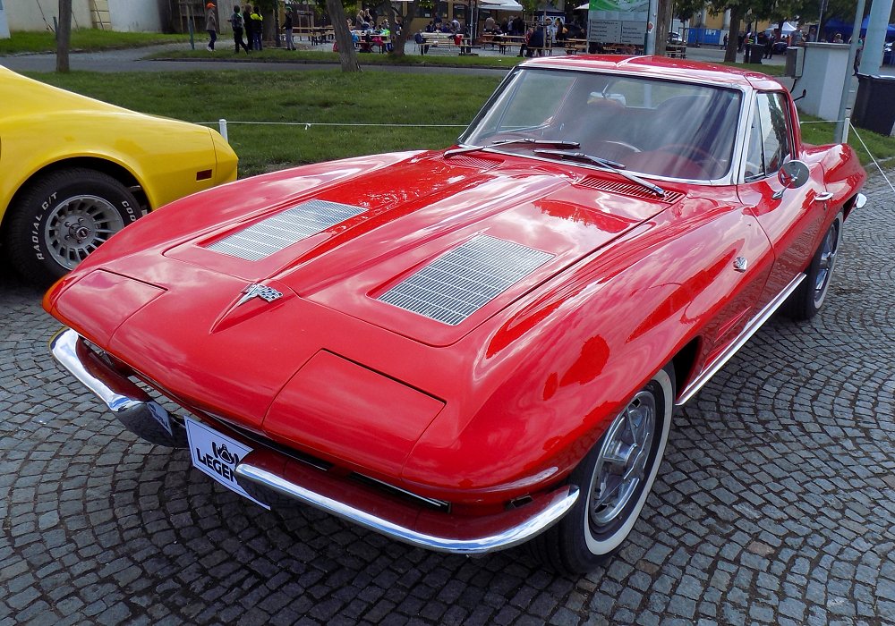  Chevrolet Corvette Sting Ray Convertible 300 HP