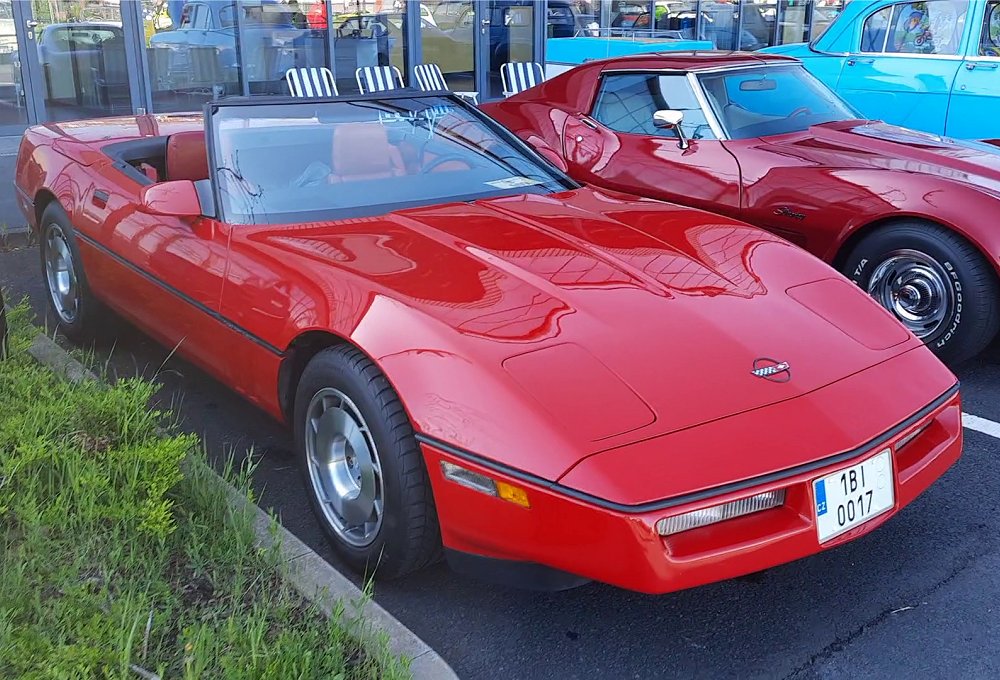  Chevrolet Corvette Convertible AT
