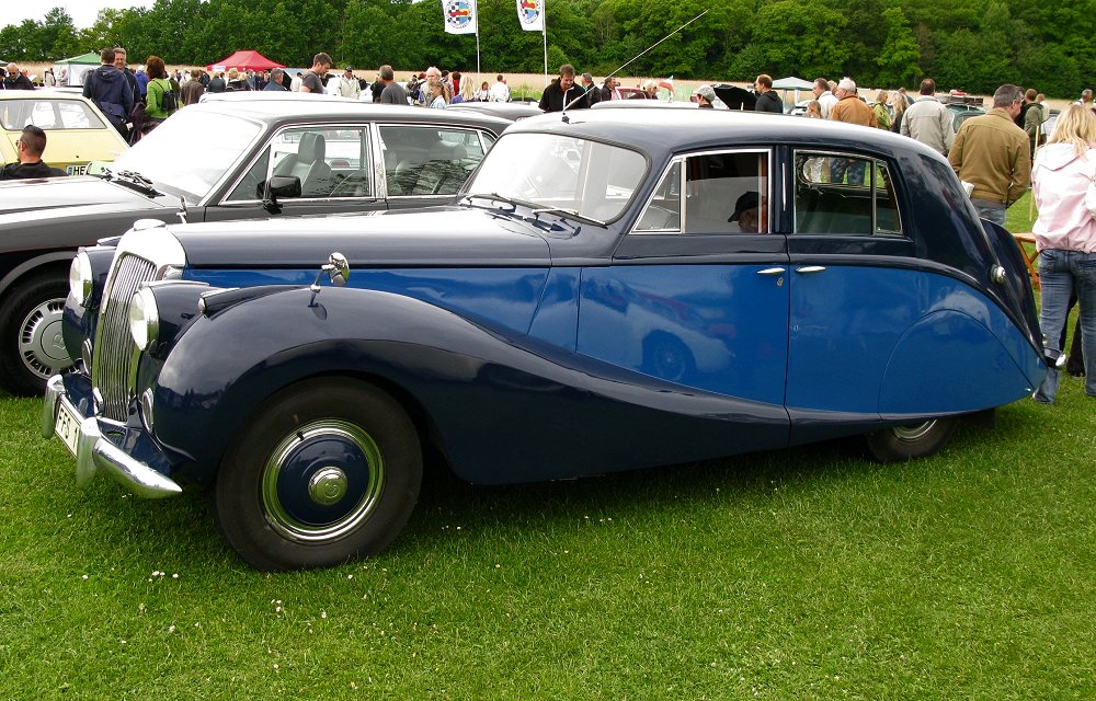  Daimler DB18 Empress Saloon Hooper