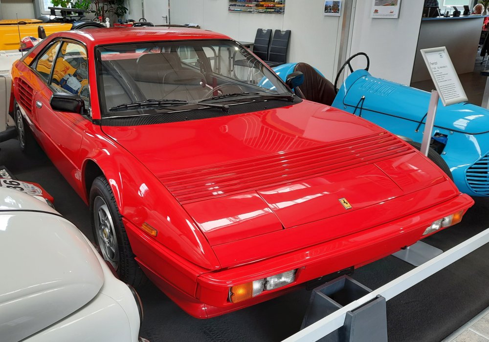  Ferrari Mondial 8