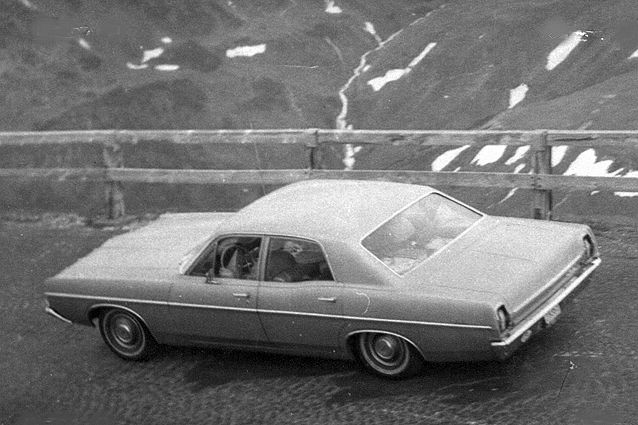  Ford Fairlane Sedan 390 V8
