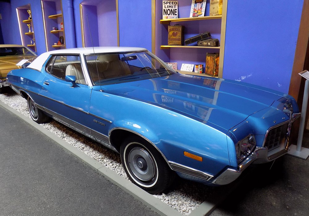  Ford Gran Torino Hardtop 351 V8