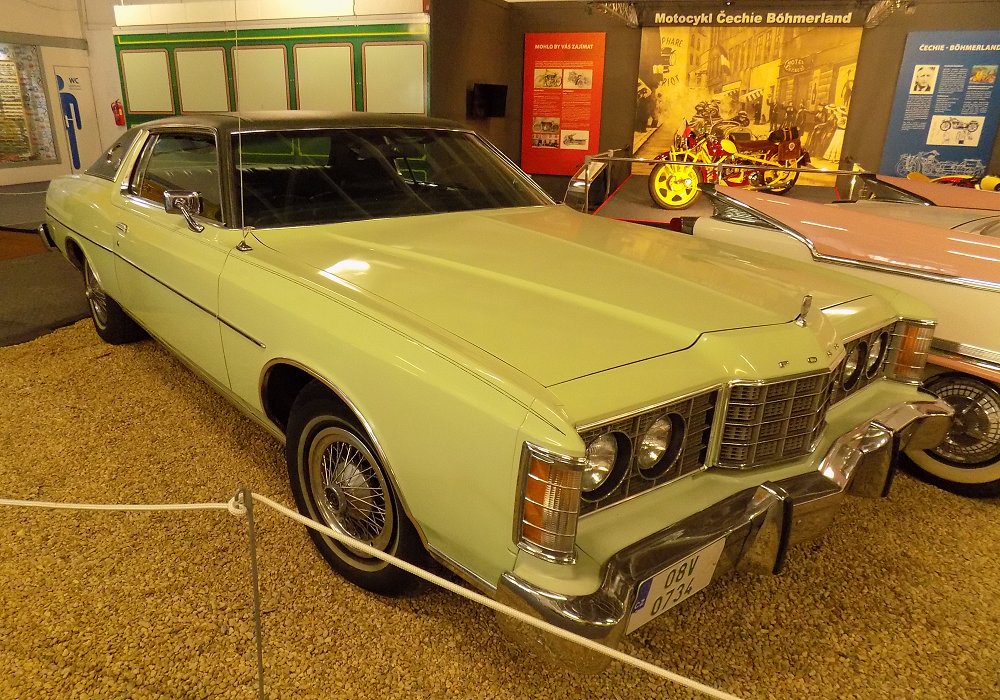  Ford LTD Coupe