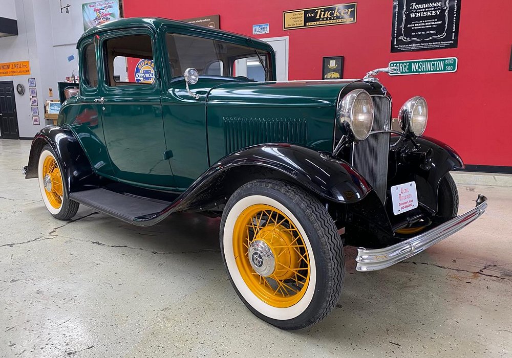  Ford Model 18 V8 Coupe 5 Window