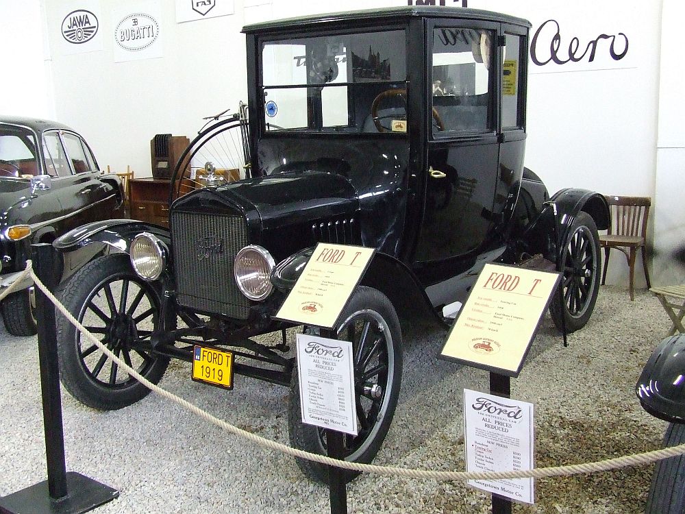  Ford Model T Coupe