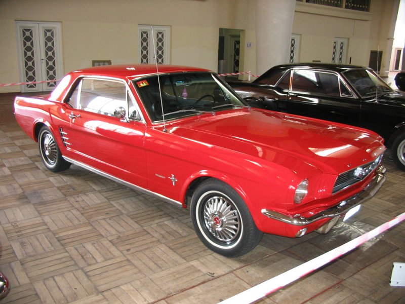  Ford Mustang