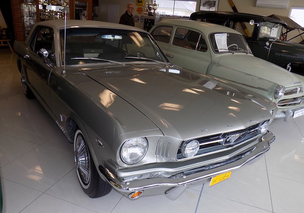  Ford Mustang 289 Coupe Racing