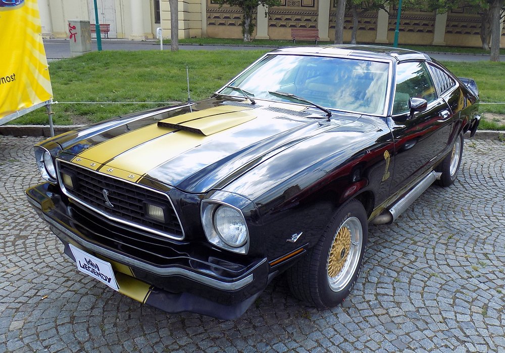  Ford Mustang Cobra II