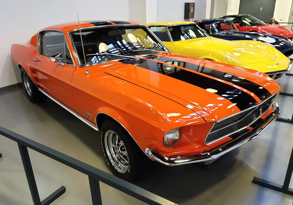  Ford Mustang Fastback 225 HP