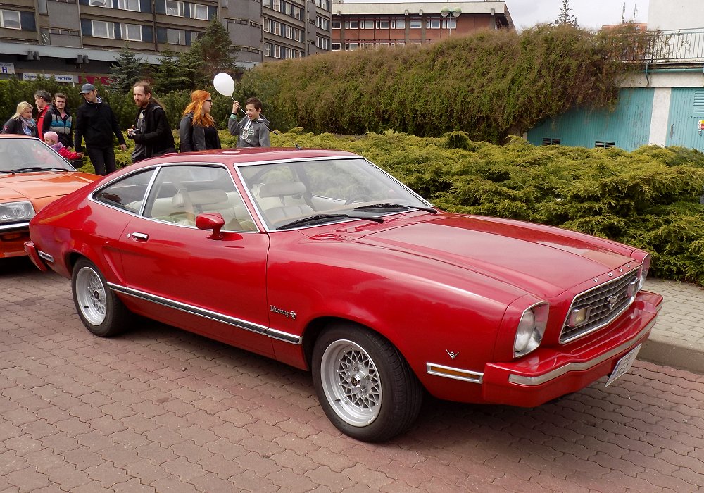  Ford Mustang II V8
