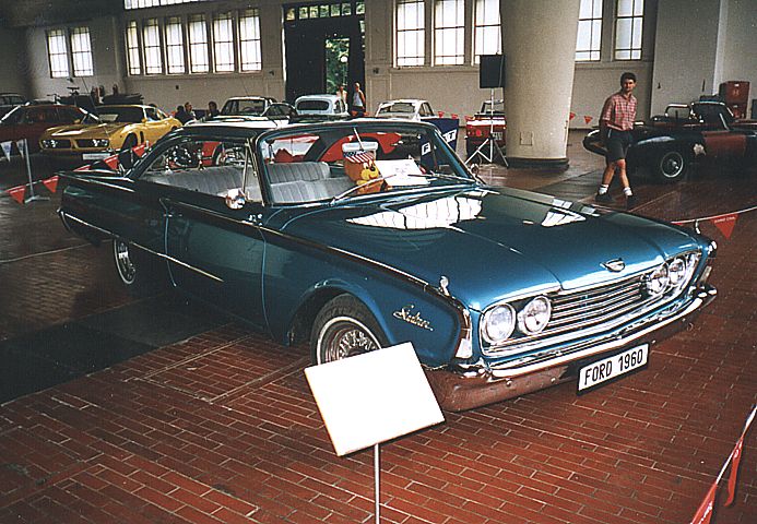  Ford Starliner