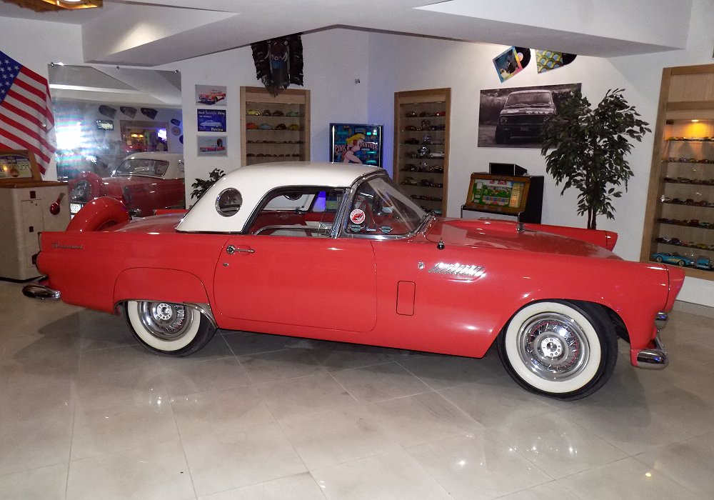  Ford Thunderbird Standard V8