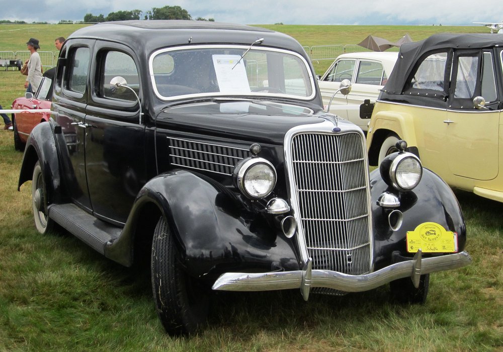 Ford V8 Model 48 Fordor Sedan