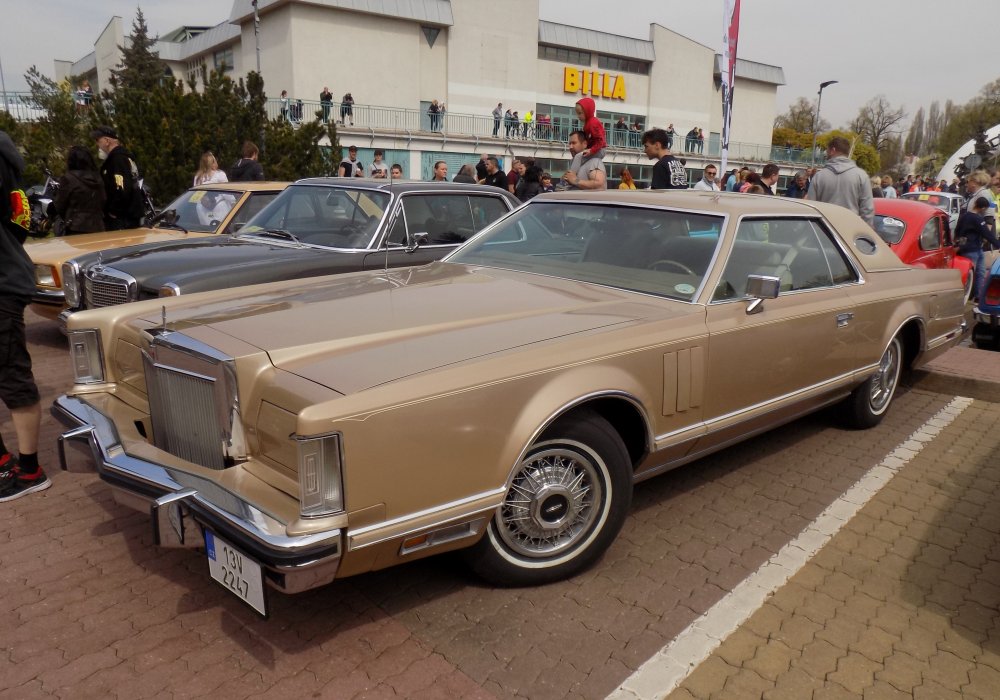  Lincoln Continental Mark V 6.6