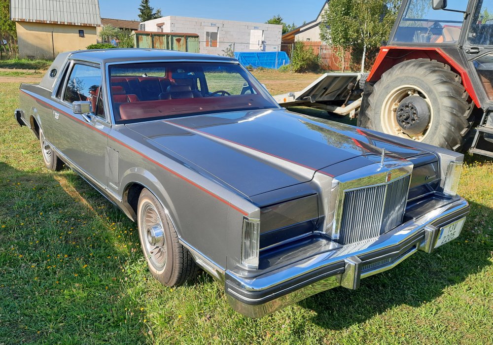  Lincoln Continental Mark VI 2-Door