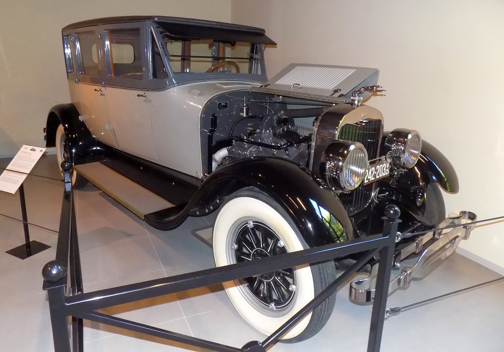  Lincoln Model L Sedan