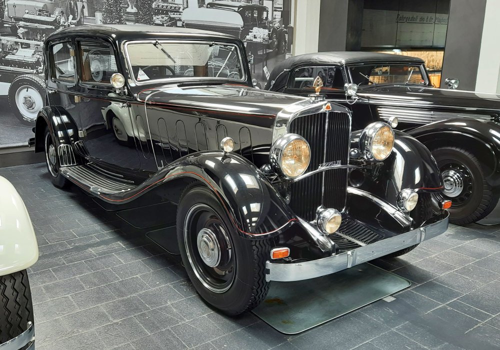 Maybach DS 8 Zeppelin Limousine Spohn