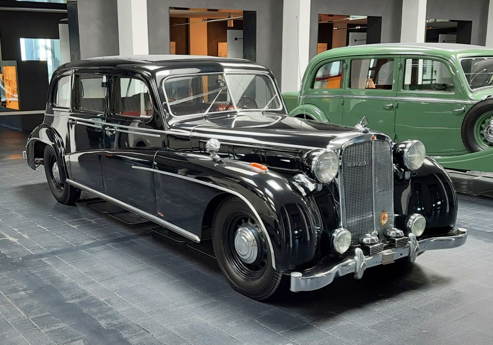 Maybach SW 42 Pullman-Limousine Spohn