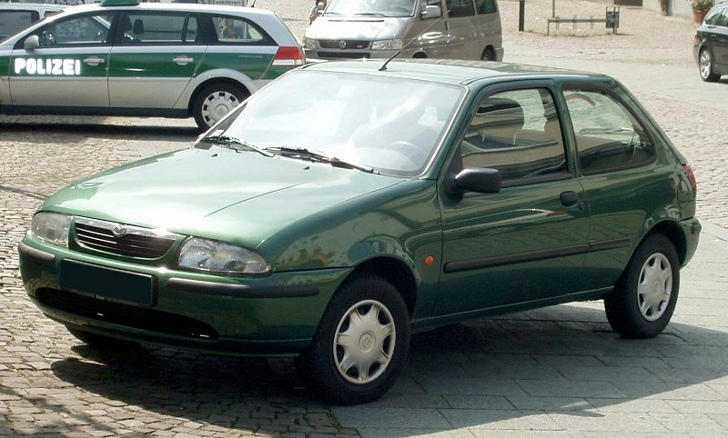  Mazda 121 1.3 16 V