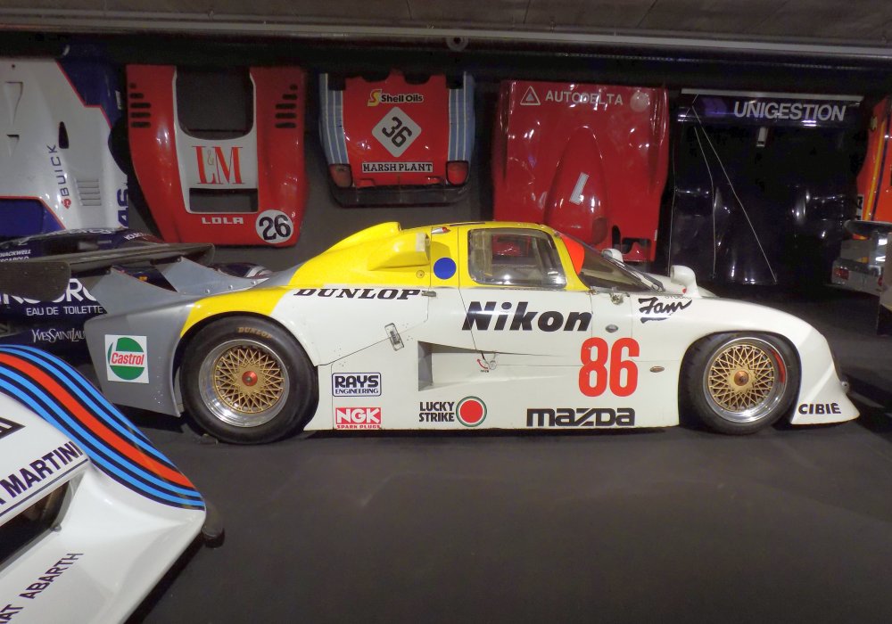 Mazda 737 C