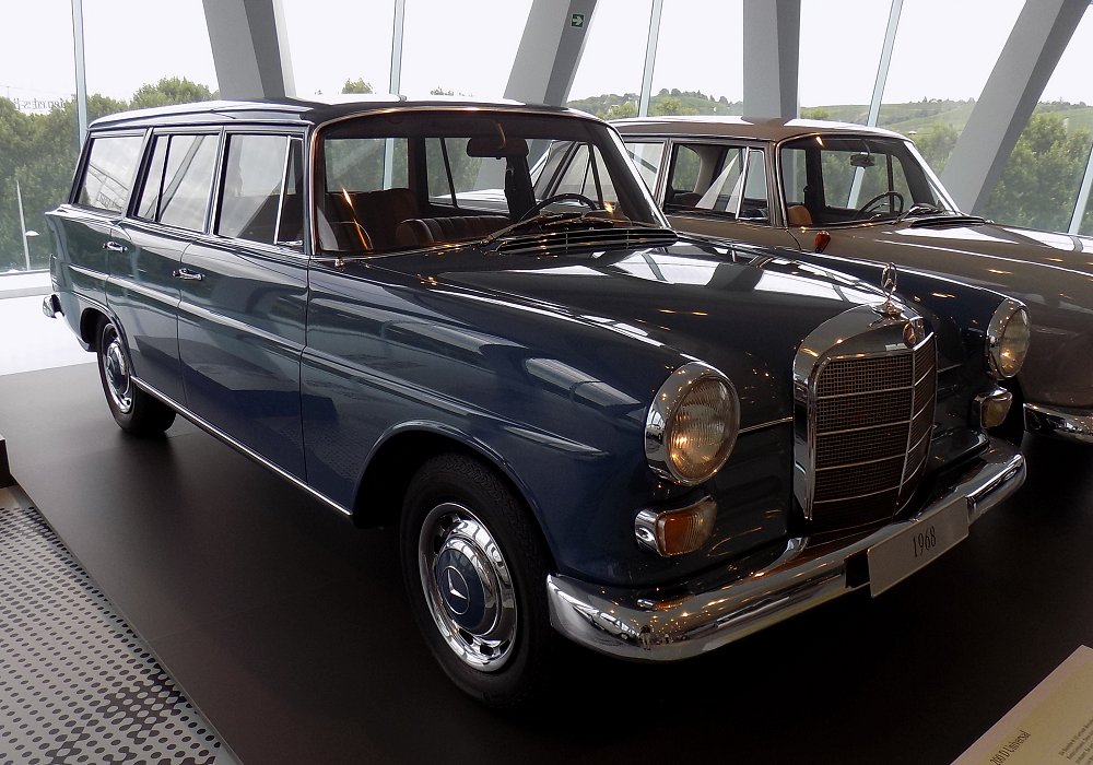 Mercedes-Benz 200 D Universal