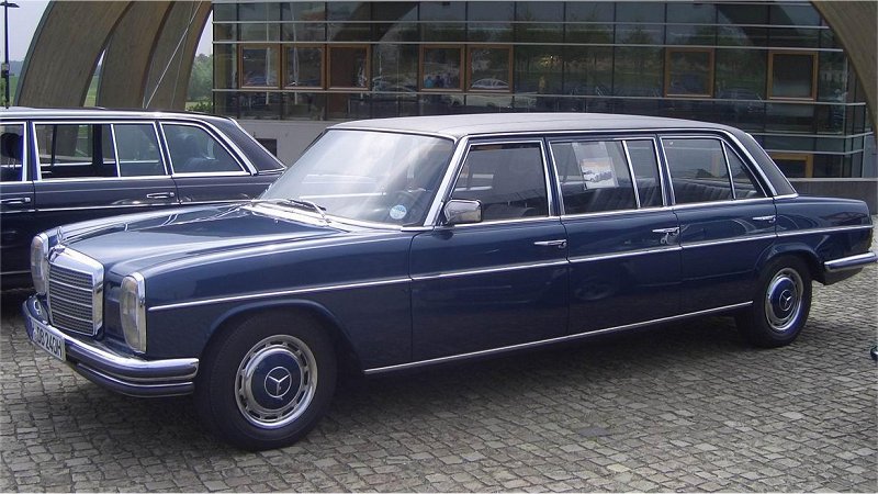 Mercedes-Benz 230 Lang