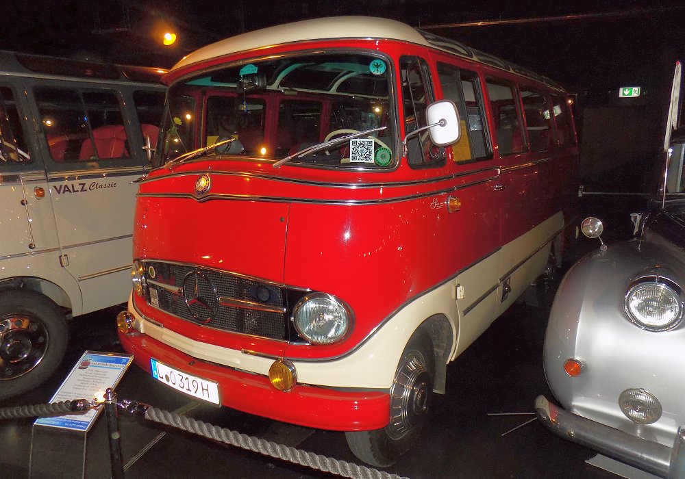 Mercedes-Benz O 319