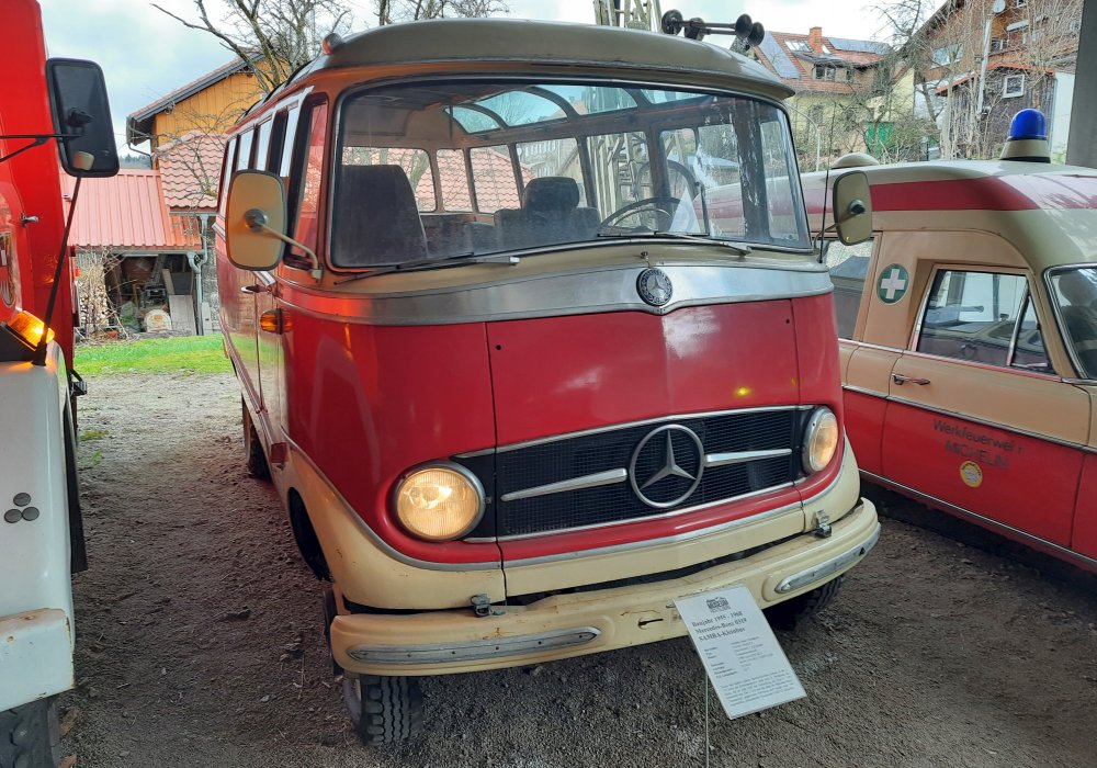 Mercedes-Benz O 319 Samba
