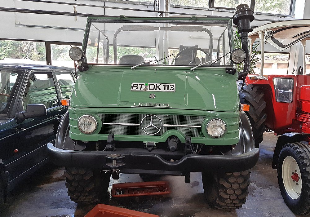  Mercedes-Benz Unimog 406 Cabrio U84